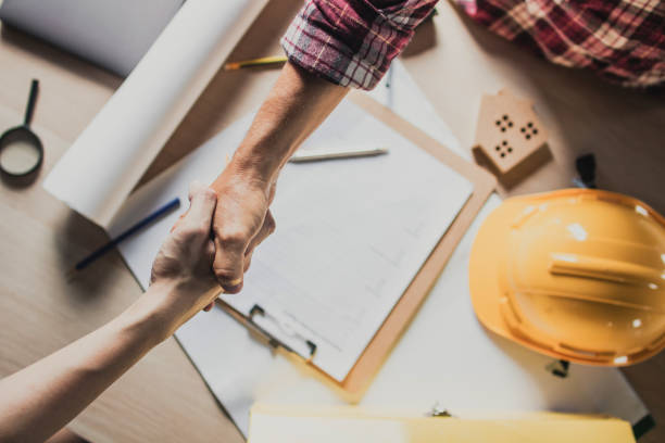 ¿Qué debe incluir un contrato de obra para protegerte?
